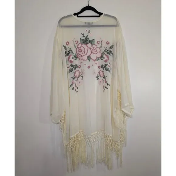 Torrid Embroidered Floral Kimono 3X Cream Boho Coastal Grandmother Fringe Wrap - Picture 5 of 14
